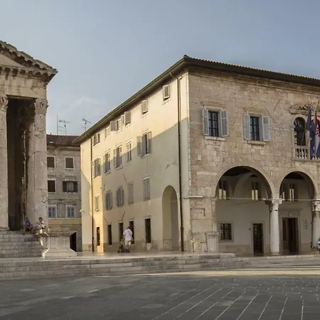 Ttapartmani Pula Exterior photo